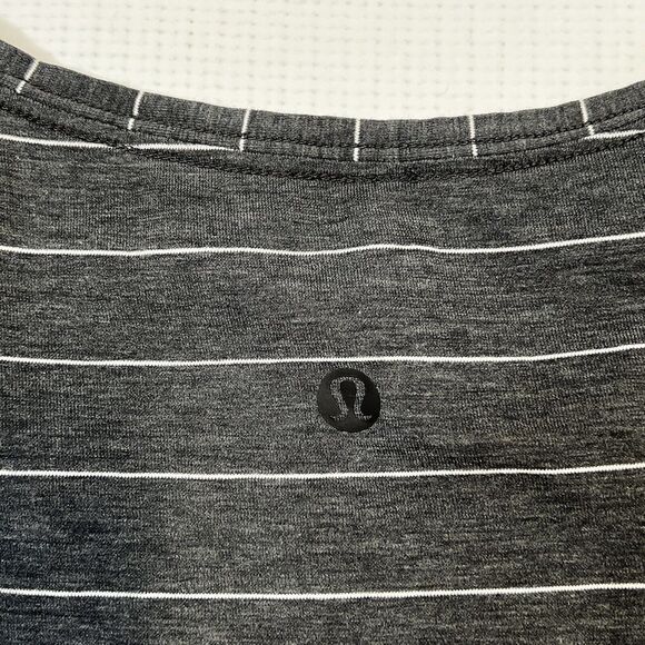 Lululemon Love Crew III Short Serve Stripe Shirt Heathered Black White Size 6 - Picture 7 of 10